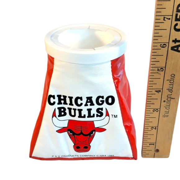 Chicago Bulls Vintage Red White Weighted Beanbag Style Beer Cola Dink Coozie - Picture 9 of 9